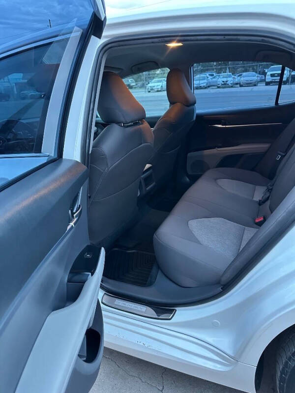 2019 Toyota Camry LE