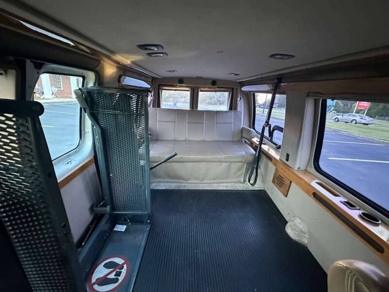 2001 Ford E-Series E-250