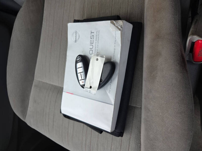 2017 Nissan Quest SV