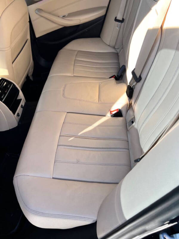 2018 BMW 5 Series 530i