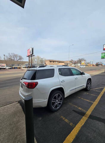 2017 GMC Acadia Denali