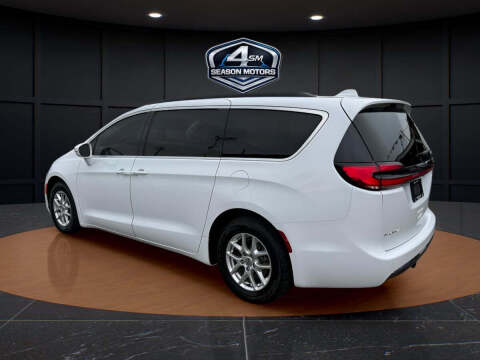 2022 Chrysler Pacifica Touring L