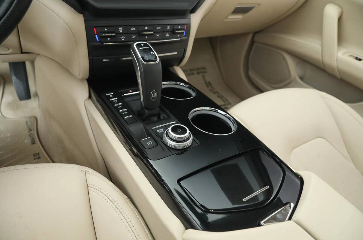 2022 Maserati Ghibli 16