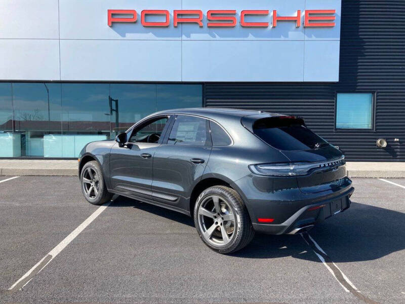 2025 Porsche Macan