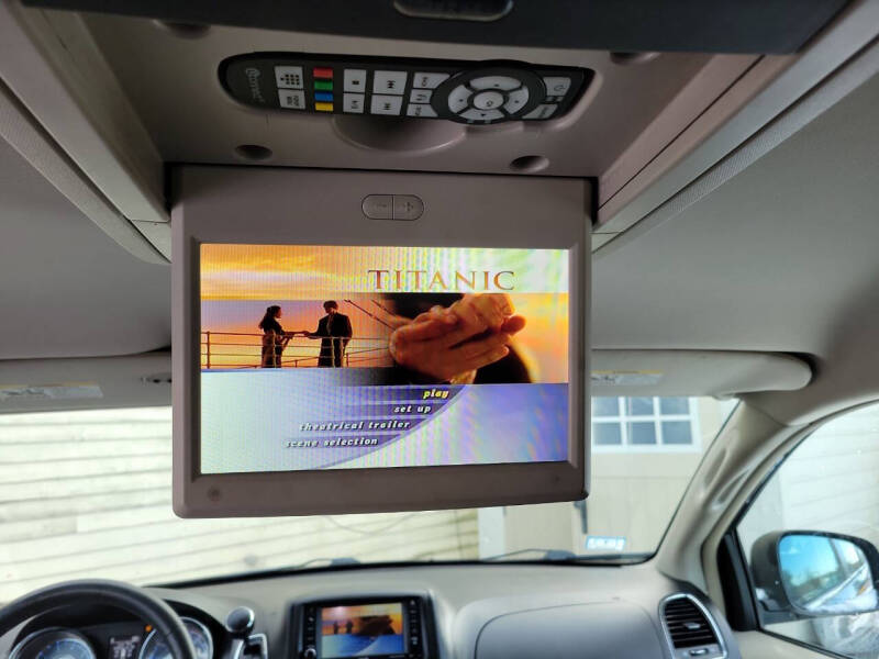 2014 Chrysler Town and Country 30th Anniversary