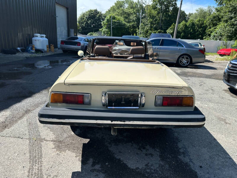 1982 Alfa Romeo Spider Veloce