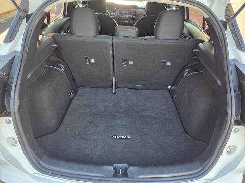 2021 Nissan Kicks SR