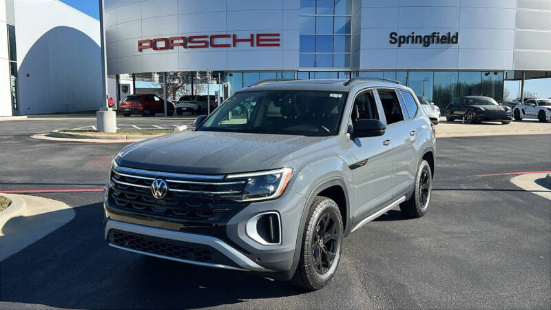 2025 Volkswagen Atlas for sale at Napleton Autowerks in Springfield MO