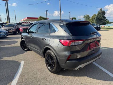 2020 Ford Escape SE