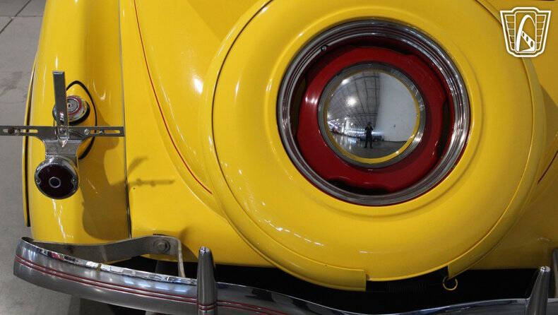 1935 Ford Deluxe