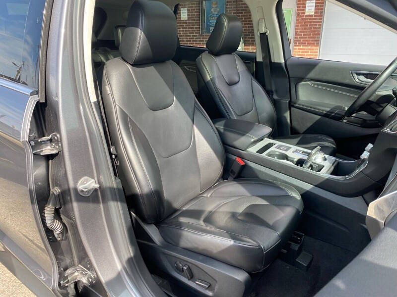 2021 Ford Edge Titanium