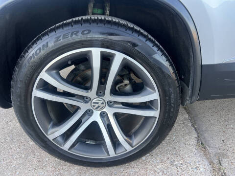 2017 Volkswagen Tiguan 2.0T SEL 4Motion