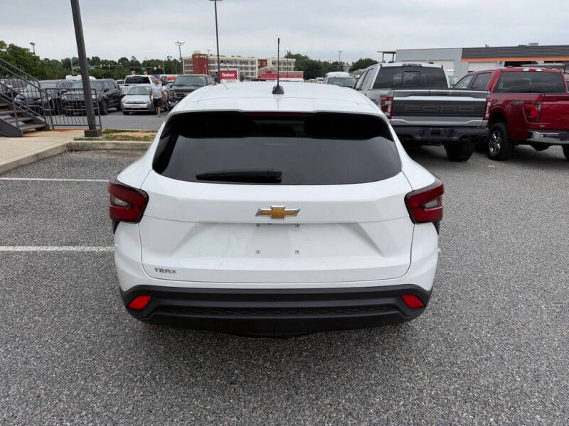 2025 Chevrolet Trax LS