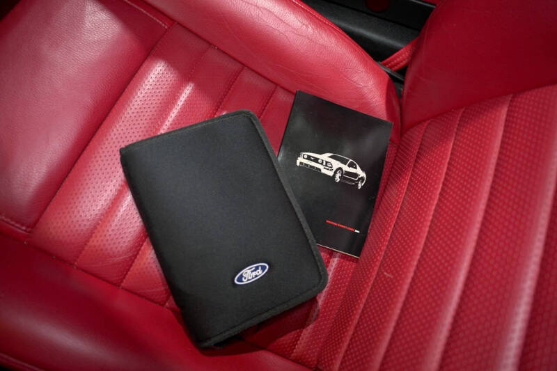 2005 Ford Mustang GT Premium