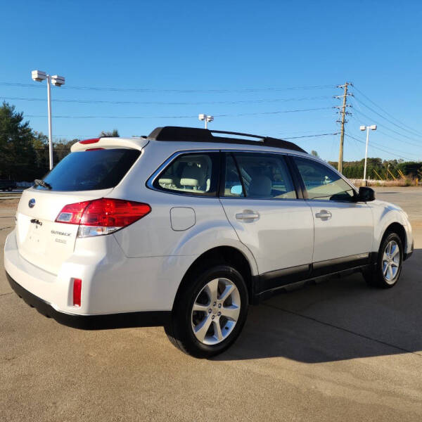 2014 Subaru Outback null photo 7