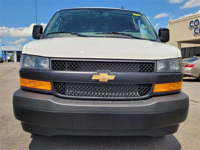 2025 Chevrolet Express 2500