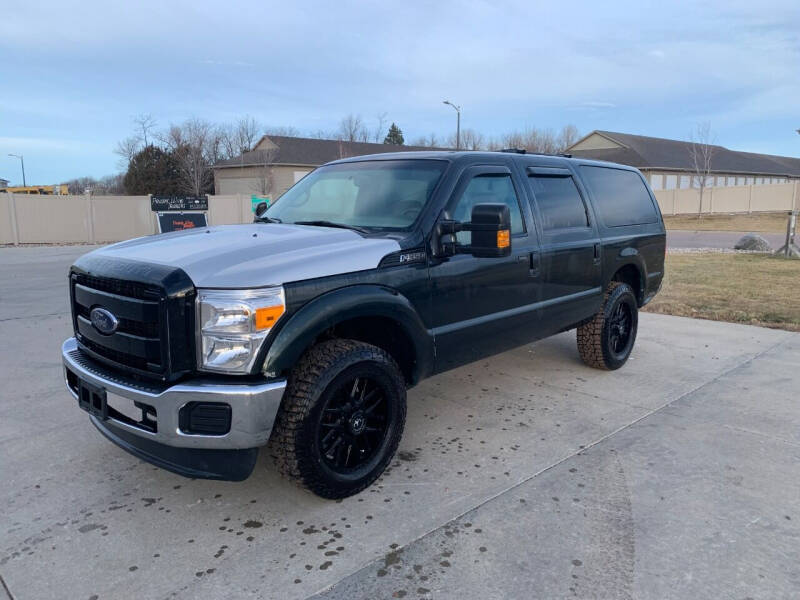 2000 Ford Excursion for sale in Harrisburg, SD