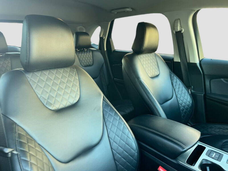 2024 Ford Edge Titanium