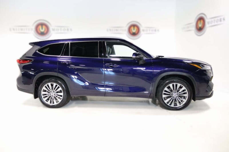 2021 Toyota Highlander Hybrid Platinum