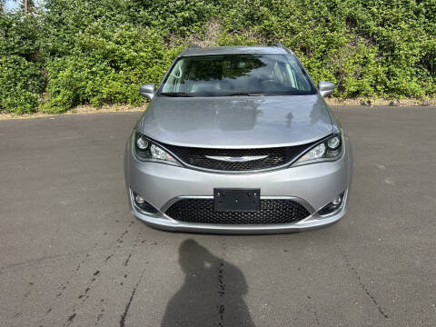 2020 Chrysler Pacifica Touring L