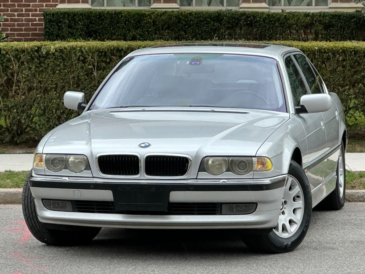 2001 BMW 7 Series  - $8,900