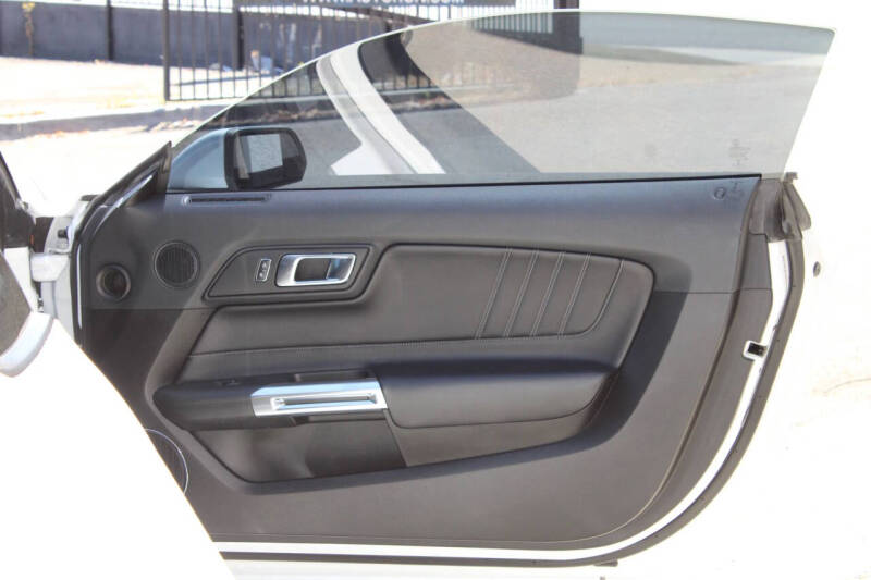 2022 Ford Mustang