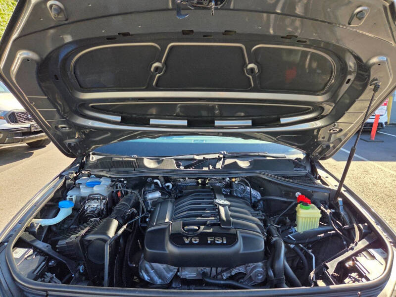 2015 Volkswagen Touareg V6 Sport