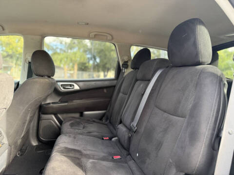 2015 Nissan Pathfinder SV