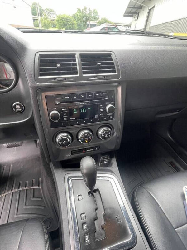 2013 Dodge Challenger SXT