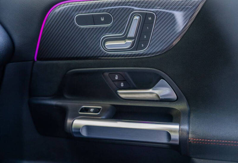 2024 Mercedes-Benz GLB GLB 250