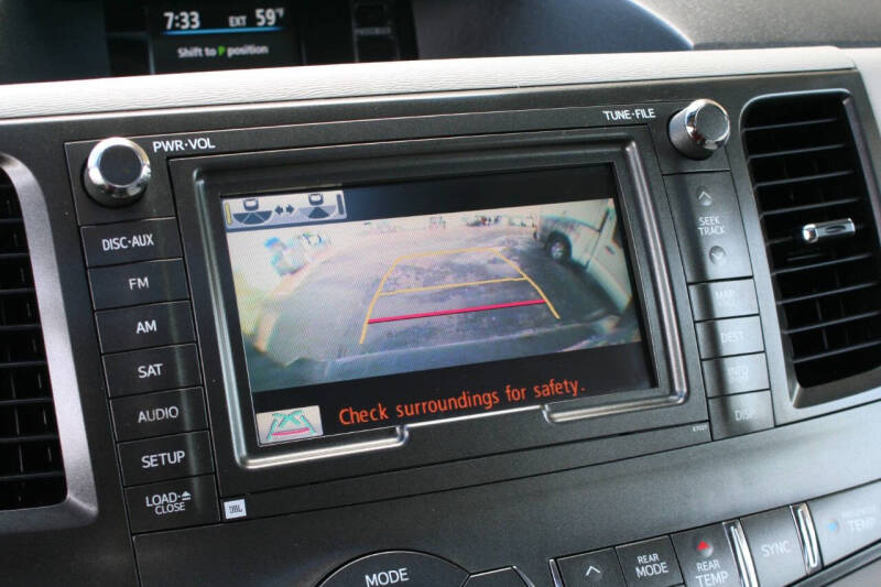 2014 Toyota Sienna XLE 7-Passenger