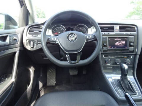 2021 Volkswagen Golf GTI SE