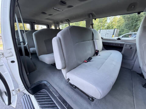 2012 Ford E-Series E-350 SD XLT