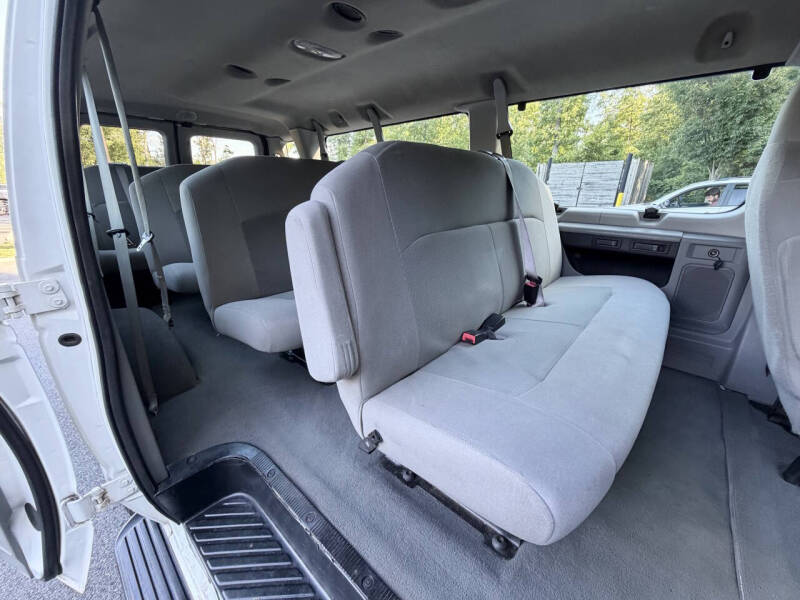 2012 Ford E-Series E-350 SD XLT