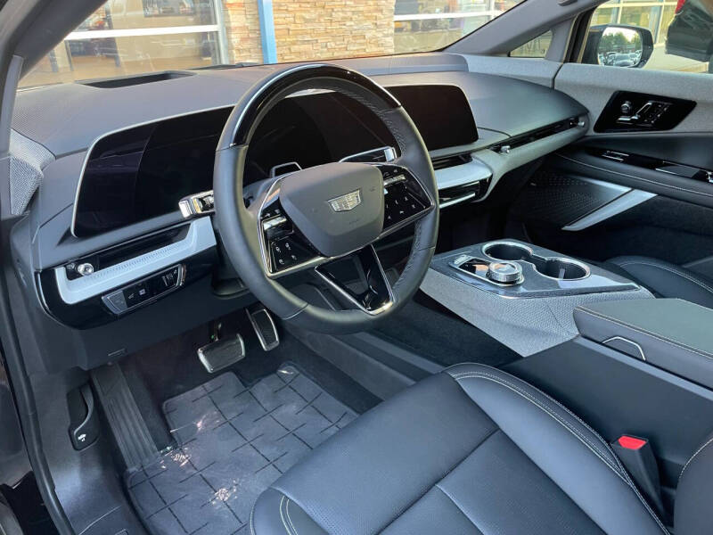 2025 Cadillac OPTIQ Sport 2