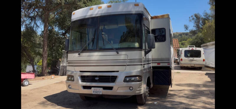 2003 Winnebago Adventurer