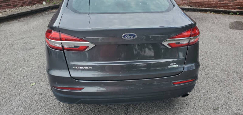 2020 Ford Fusion SE