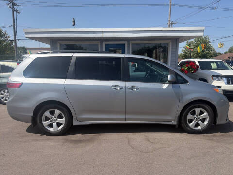 2018 Toyota Sienna LE 8-Passenger