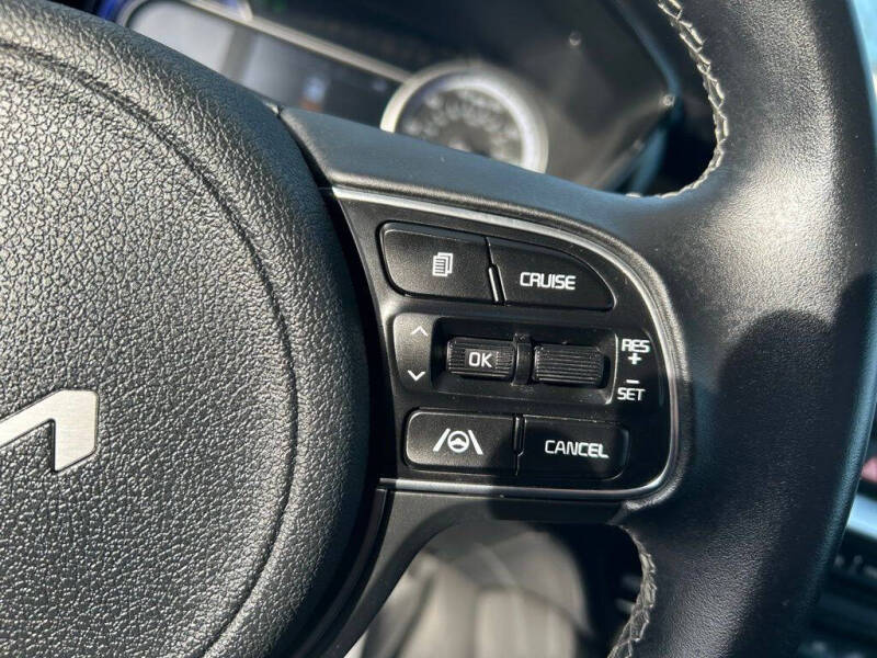 2022 Kia Niro Plug-In Hybrid LXS