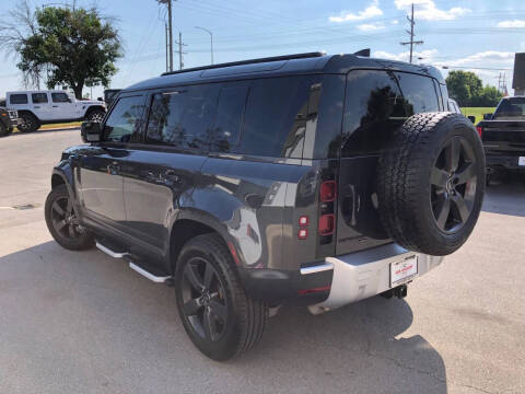 2023 Land Rover Defender 110 SE