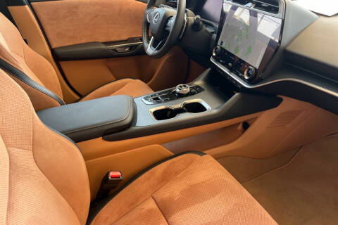 2023 Lexus RZ 450e Luxury