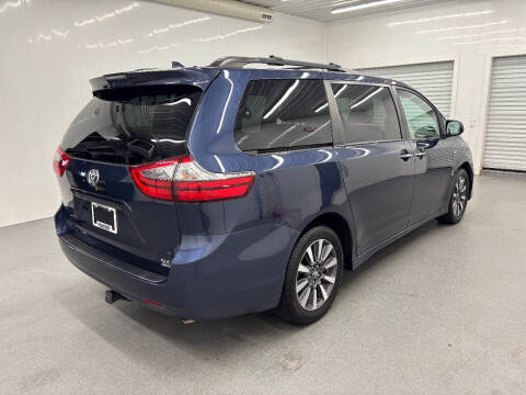 2020 Toyota Sienna XLE 7-Passenger