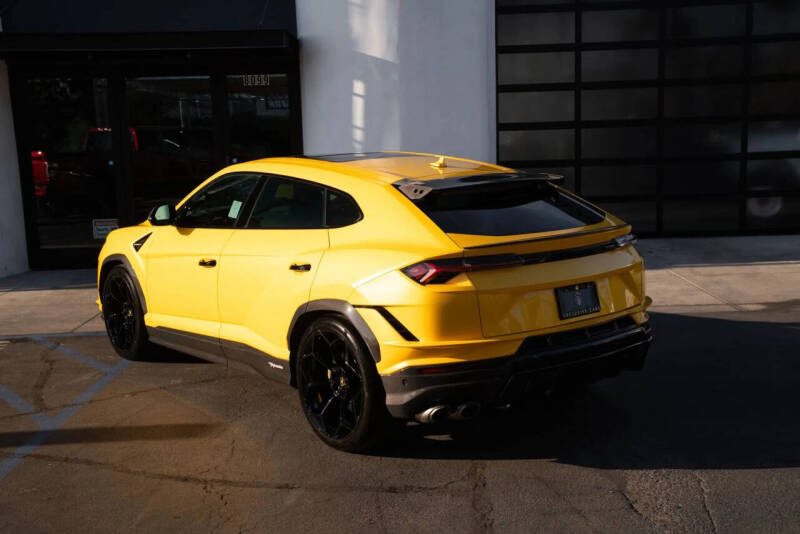 2024 Lamborghini Urus Performante