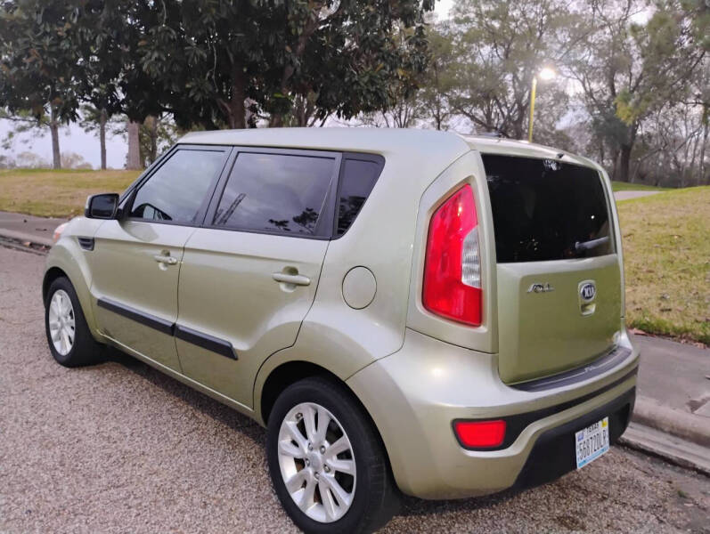2013 Kia Soul +