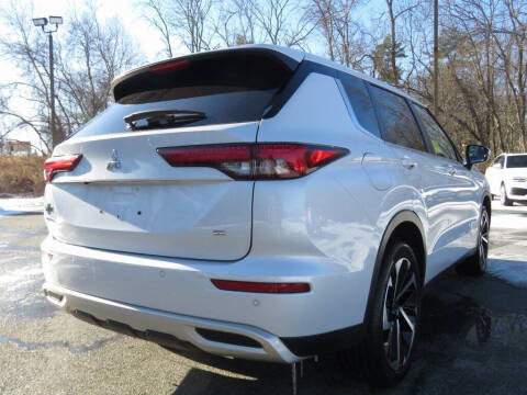 2023 Mitsubishi Outlander SE