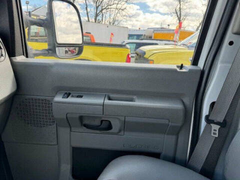 2014 Ford E-Series E-450 SD