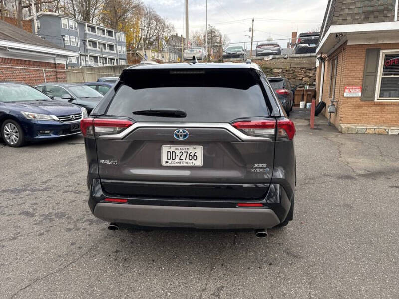 2020 Toyota RAV4 Hybrid XSE