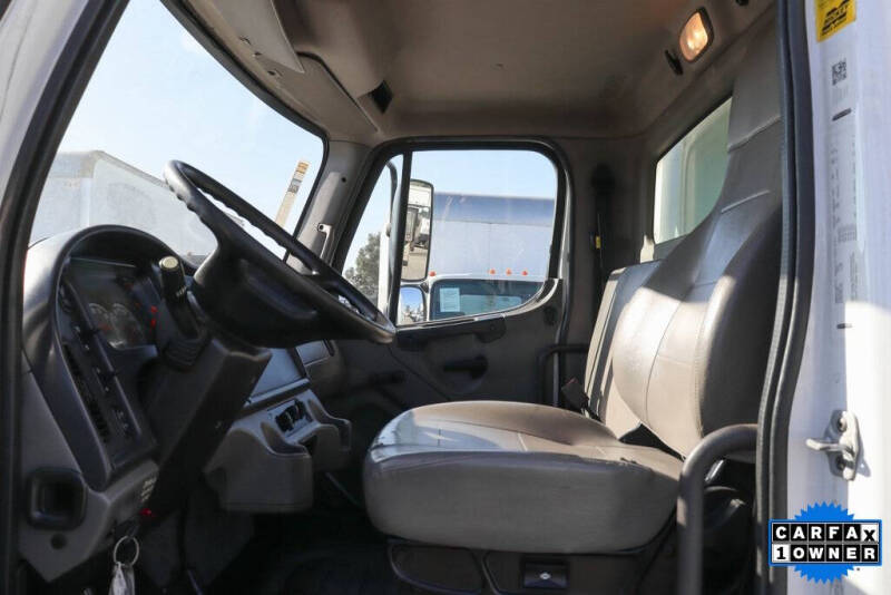 2019 Freightliner M2 106