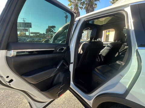 2015 Porsche Cayenne S