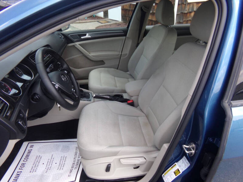 2018 Volkswagen Golf TSI S